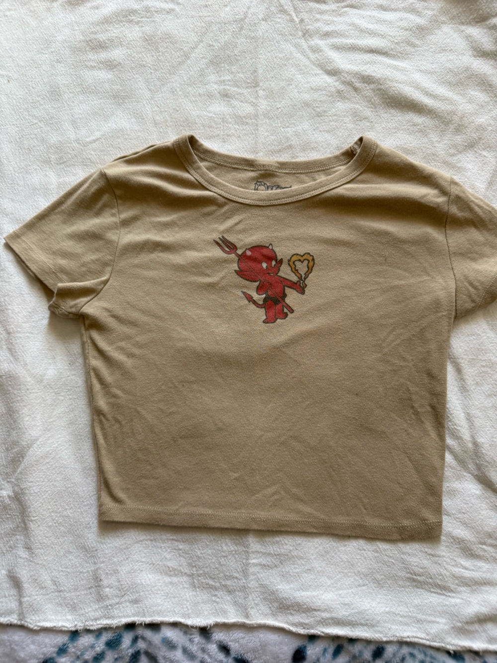 Hot Stuff Graphic Short Sleeve Tee in Beige